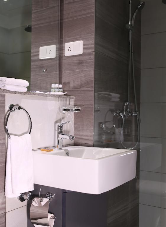 Amaya Bareli Quarto foto